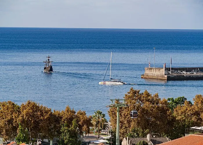 Alegria I By An Island